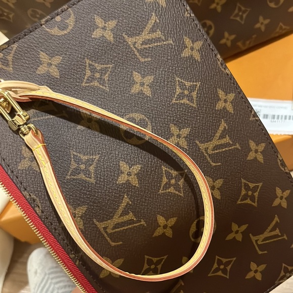 Louis Vuitton Neverfull MM - Picture 5 of 15